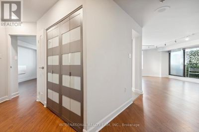 503 - 192 Jarvis St, Condo with 2 bedrooms, 2 bathrooms and 1 parking in Toronto ON | Image 3