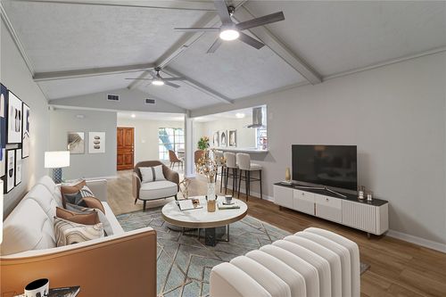 2006 Wilkes St, Bryan, TX, 77803-1060 | Card Image