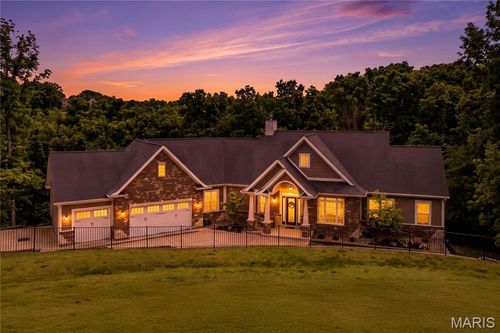 331 Woodlawn Terrace Ct, Ballwin, MO, 63021-8336 | Card Image