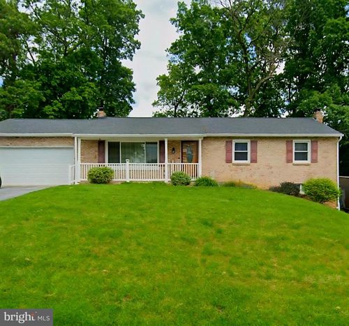 1847 Radnor Rd, YORK, PA, 17402-4811 | Card Image