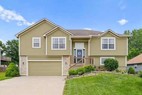 1813 N 156th St, Basehor, KS, 66007-9528 | Card Image