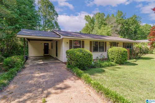 1810 Pineview Dr, Alexander City, AL, 35010-4431 | Card Image