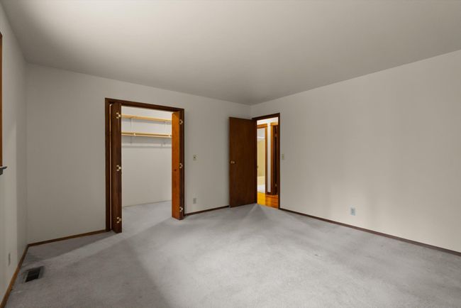 Main floor Bedroom | Image 13
