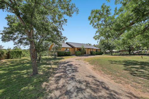 504 Perkins St, Bastrop, TX, 78602-4116 | Card Image