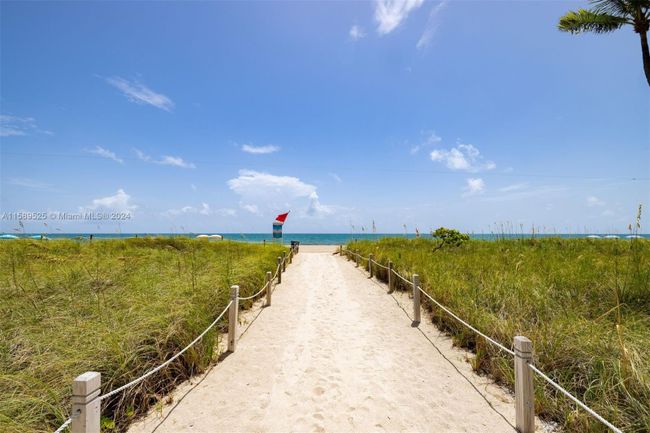 1506 - 10175 Collins Ave, Condo with 2 bedrooms, 2 bathrooms and null parking in Bal Harbour FL | Image 21