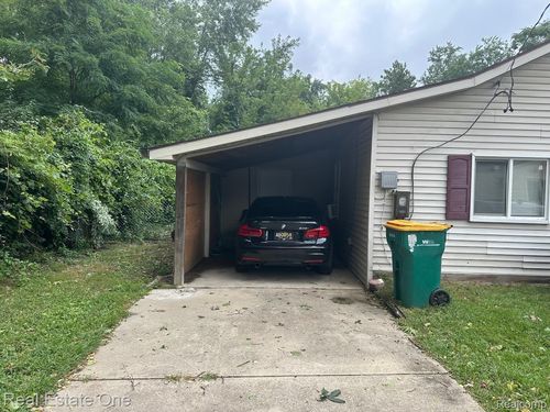 29952 Eldred St, Farmington Hills, MI, 48336-5532 | Card Image