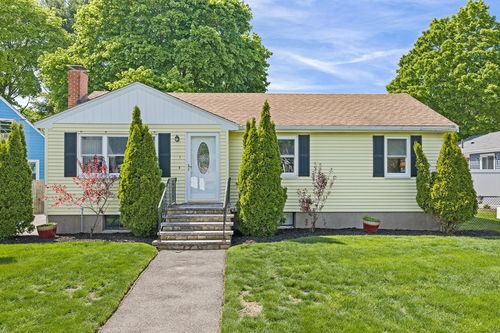 1 Douglas St, Peabody, MA, 01960-4105 | Card Image