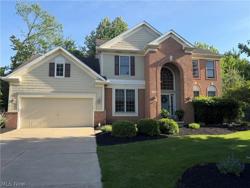 19465 Blue Spruce Dr, Strongsville, OH, 44149-6885 | Card Image
