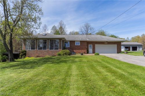 7903 E Liberty St, Hubbard, OH, 44425-9747 | Card Image