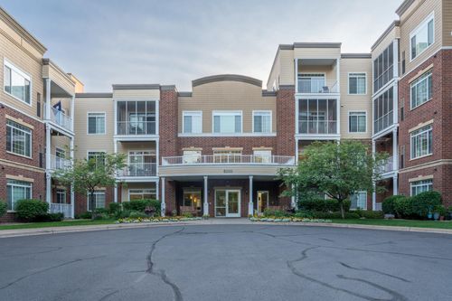 apt-208-8200 W 33rd St, Saint Louis Park, MN, 55426-3889 | Card Image