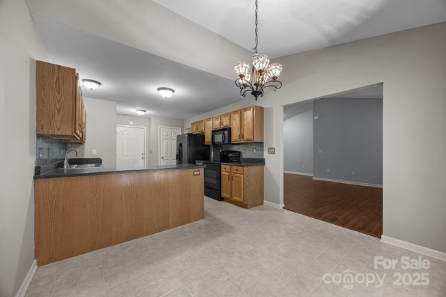 68 Wiltshire Cir, Condo with 2 bedrooms, 2 bathrooms and null parking in Fletcher NC | Image 11