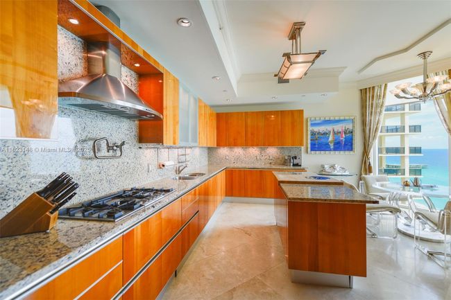 APT-1104 - 16051 Collins Ave, Condo with 4 bedrooms, 7 bathrooms and null parking in Sunny Isles Beach FL | Image 13
