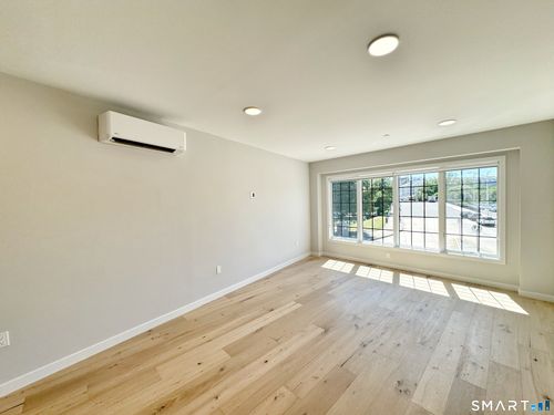 203-32 Main St, Norwalk, CT, 06851-4721 | Card Image
