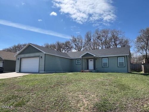 1417 E Pheasant Ridge Dr, Watford City, ND, 58854-7840 | Card Image