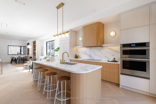 108 Crawford St, House attached with 6 bedrooms, 5 bathrooms and 3 parking in Toronto ON | Image 8