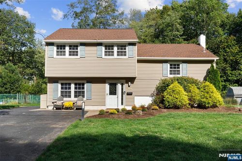 114 Knolls Rd, Bloomingdale, NJ, 07403-1549 | Card Image