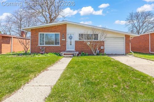 8138 Hillcrest Blvd, Westland, MI, 48185-4520 | Card Image