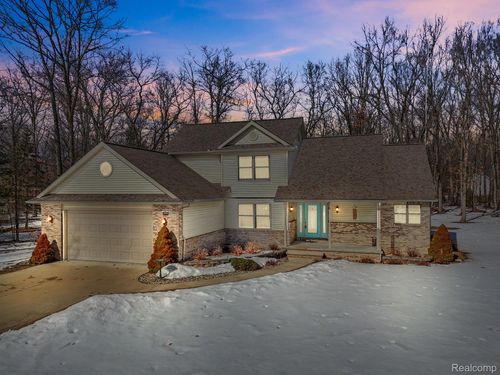 6222 W Emery Rd, Houghton Lake, MI, 48629-7520 | Card Image