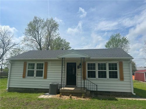 402 N Lee St, Leeton, MO, 64761-8200 | Card Image