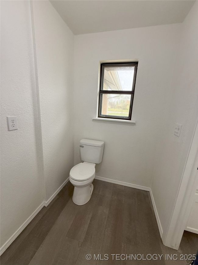1402 Se 9 Th St, House other with 3 bedrooms, 2 bathrooms and null parking in Wagoner OK | Image 26