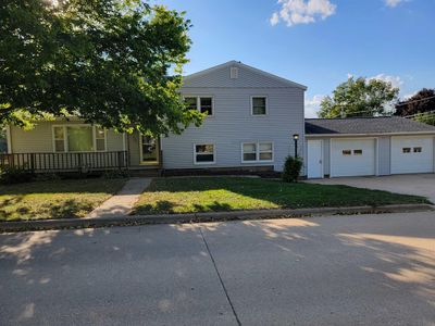 304 6th St. E, House other with 3 bedrooms, 1 bathrooms and null parking in Cresco IA | Image 2