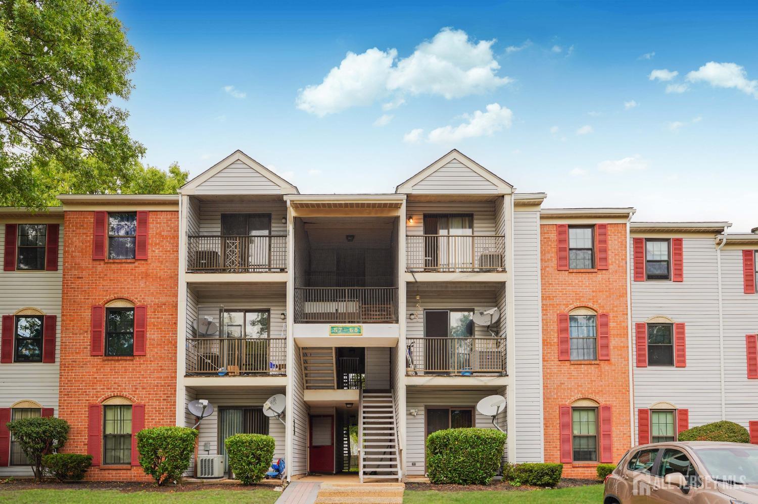 Canterbury Ct, Piscataway, NJ 08854