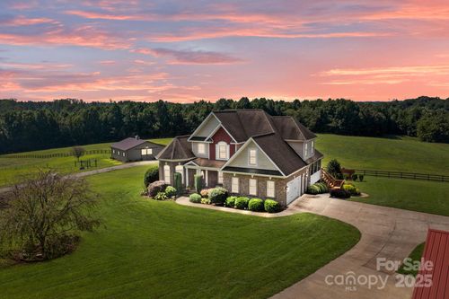 861 Tabor Rd, Olin, NC, 28660-8913 | Card Image