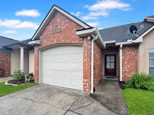 25-10633 Florida Blvd, Walker, LA, 70785-6939 | Card Image