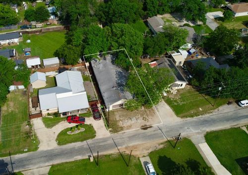 417 S Prairie St, Pilot Point, TX, 76258-4234 | Card Image