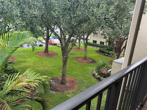 apt-313l-200 Sw 132nd Way, Pembroke Pines, FL, 33027-2075 | Card Image
