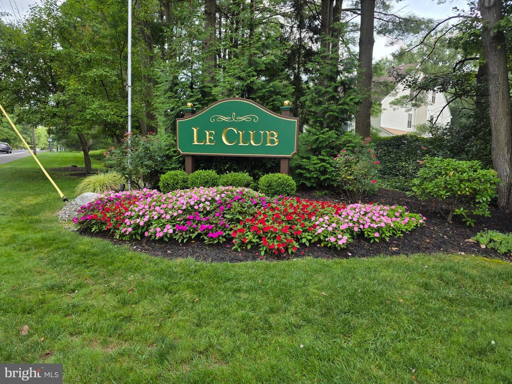 Residential in MOUNT LAUREL 2