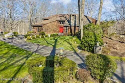 9 Patchen Ln, Weston, CT, 06883-1943 | Card Image