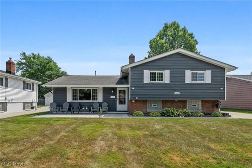1253 Golden Gate Blvd, Mayfield Heights, OH, 44124-1818 | Card Image