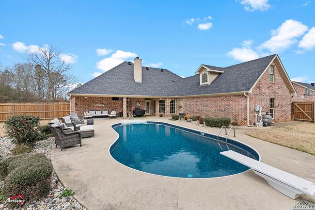 200 Beavers Bend Rd, House other with 4 bedrooms, 2 bathrooms and null parking in Marshall TX | Image 6