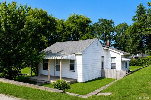 8411 N Middlebelt Rd, Westland, MI, 48185-1810 | Card Image