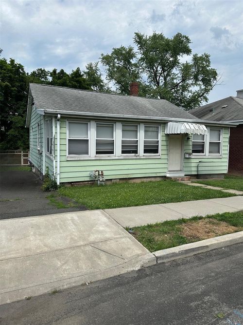 77 Clove Ave, Haverstraw, NY, 10927-1835 | Card Image