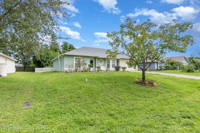 251 Heritage Street Sw, House other with 3 bedrooms, 2 bathrooms and null parking in Palm Bay FL | Image 3