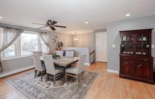 4 Ash St, Londonderry, NH, 03053-3350 | Card Image