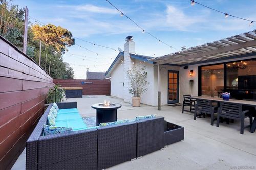 2002 Mendocino Blvd, San Diego, CA, 92107-2306 | Card Image