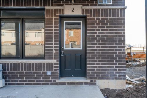 2 Oat Lane, Kitchener, ON, N2R0T1 | Card Image