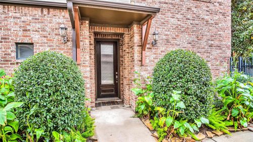 1611 Silver St, Houston, TX, 77007-3910 | Card Image