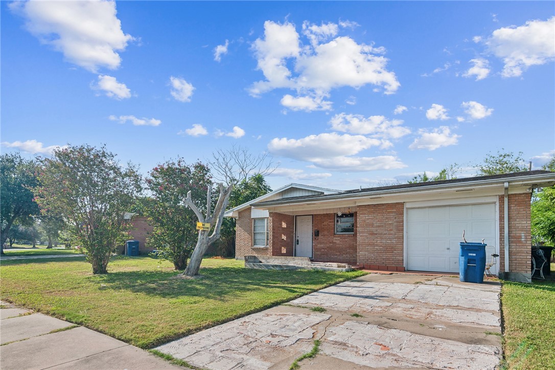Adkins Dr, Corpus Christi, TX 78411