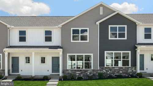 42 N Conifer Dr, ELIZABETHTOWN, PA, 17022-7501 | Card Image