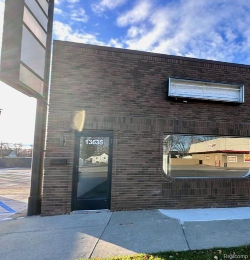 13635 Northline Rd, Southgate, MI, 48195-1802 | Card Image