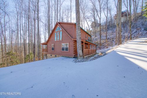 123 Laurel Way, Gatlinburg, TN, 37738-4647 | Card Image