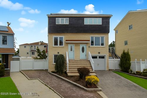 197 Crossfield Ave, Staten Island, NY, 10312-1543 | Card Image