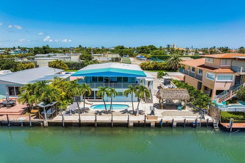 571 8th St, Key Colony Beach, FL, 33051 | Card Image