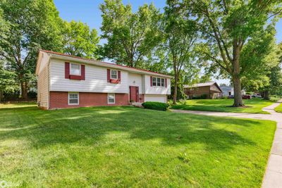 512 Terrace Drive, Home with 5 bedrooms, 1 bathrooms and 1 parking in Burlington IA | Image 2