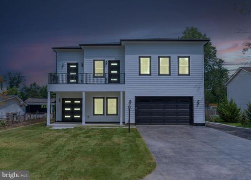 8018 Leland Rd, MANASSAS, VA, 20111-1943 | Card Image