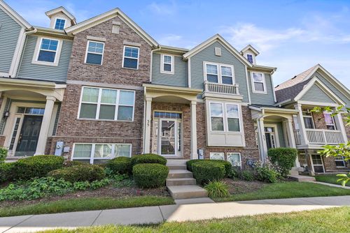35 Veneto Ct, Streamwood, IL, 60107-4532 | Card Image